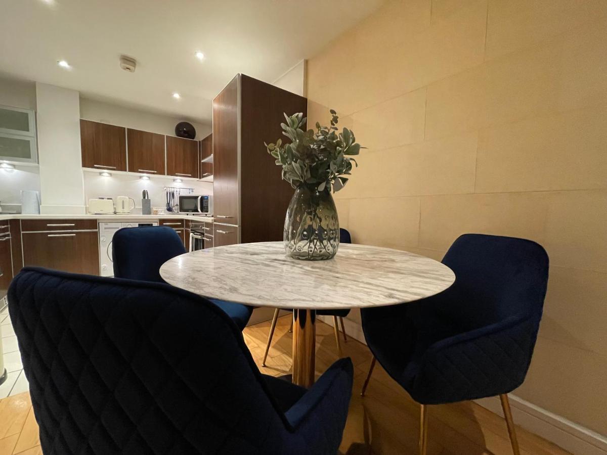 Stunning Westminster Apartment - 9 Albert London Bagian luar foto